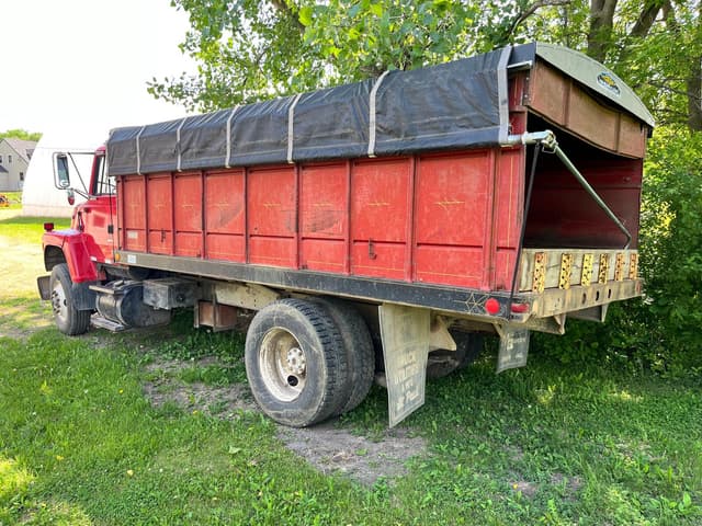 Image of Ford L9000 equipment image 3