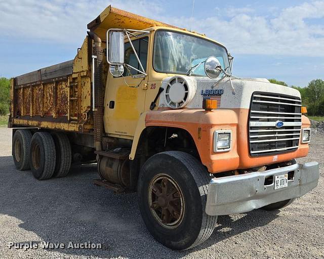 Image of Ford LNT8000 equipment image 2