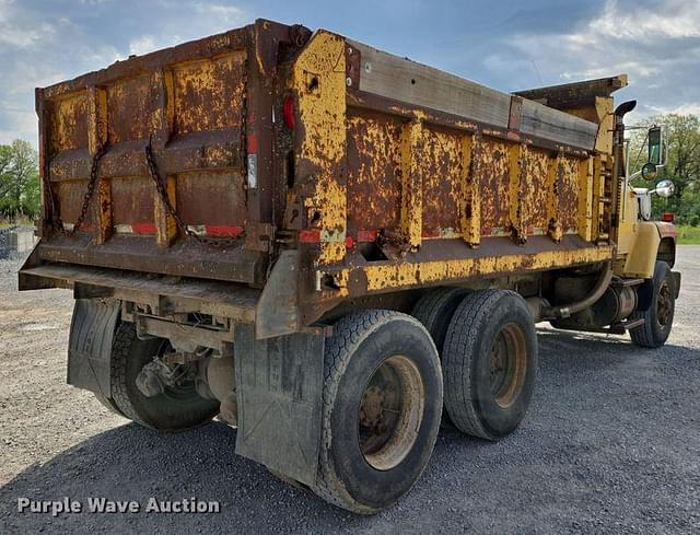 Image of Ford LNT8000 equipment image 4
