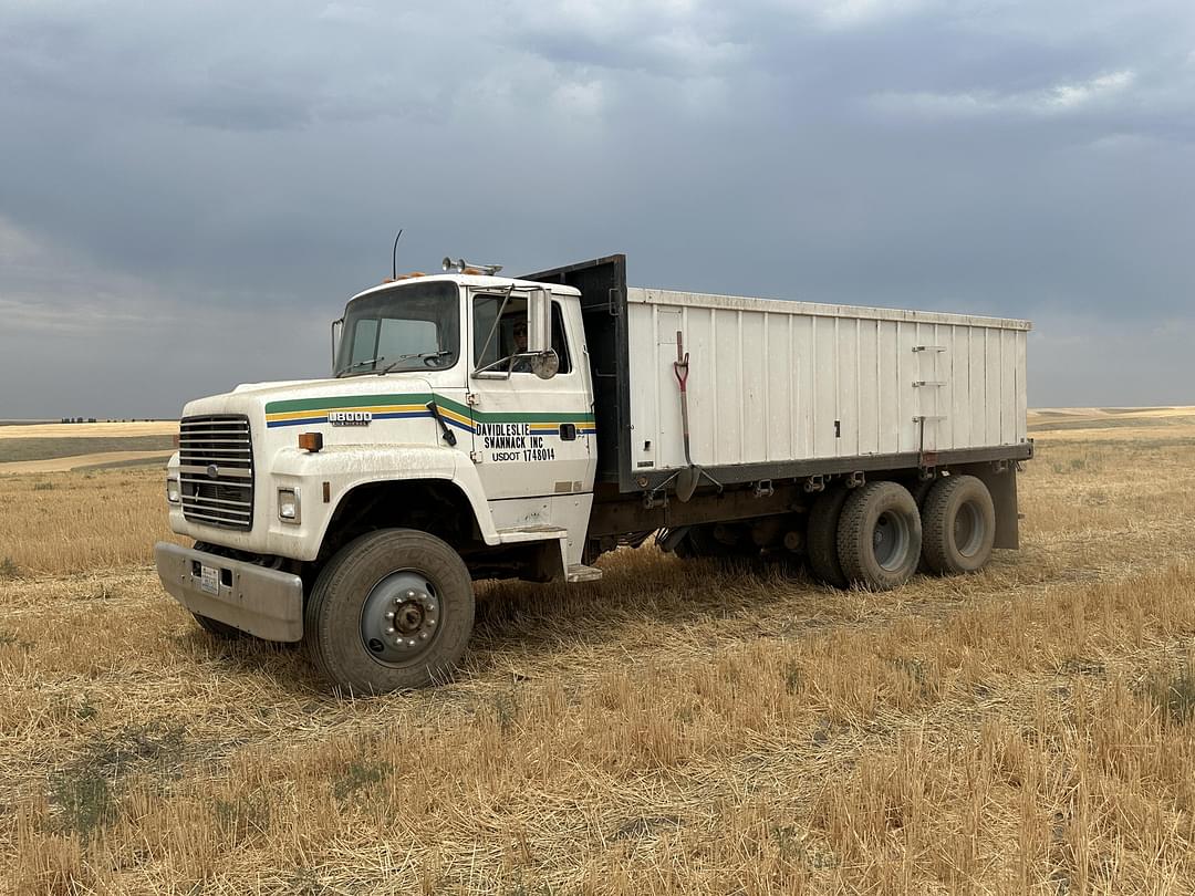 Image of Ford L8000 Primary image