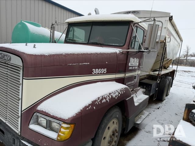 Image of Freightliner DS999 equipment image 2