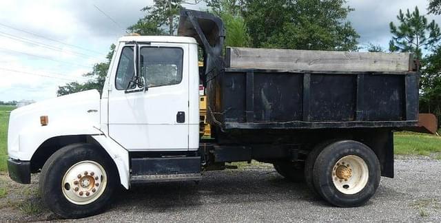 Image of Freightliner FL60 equipment image 2