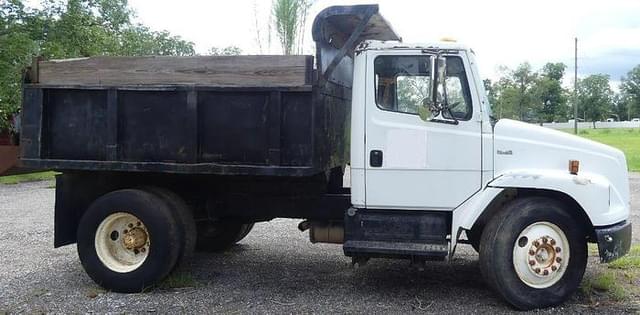 Image of Freightliner FL60 equipment image 4