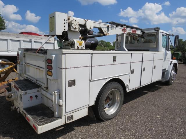 Image of Freightliner FL70 equipment image 4