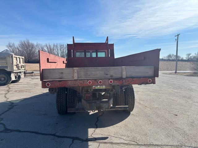 Image of Freightliner FL70 equipment image 2