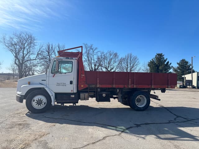 Image of Freightliner FL70 equipment image 1