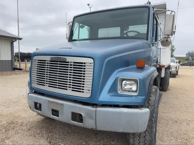 Image of Freightliner FL80 equipment image 3
