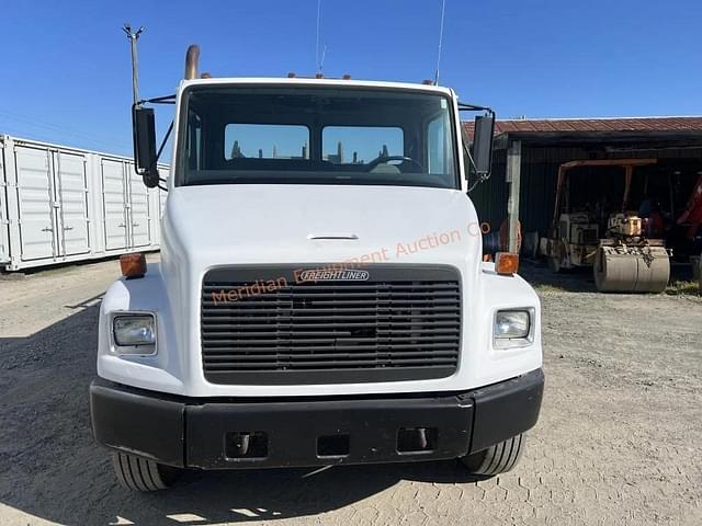 Image of Freightliner FL80 equipment image 2