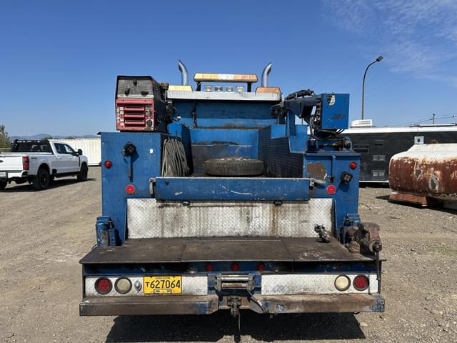 Image of Freightliner FLA63 equipment image 4