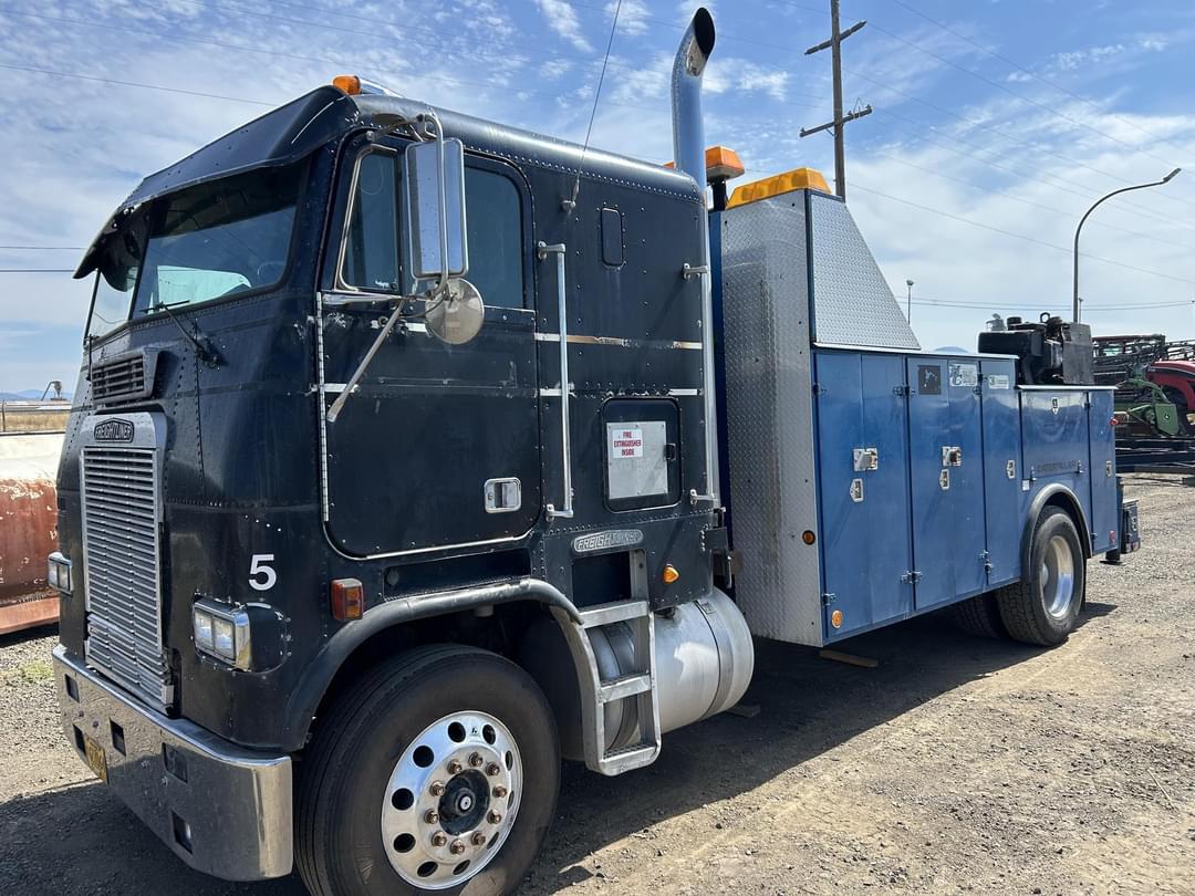 Image of Freightliner FLA63 Primary image