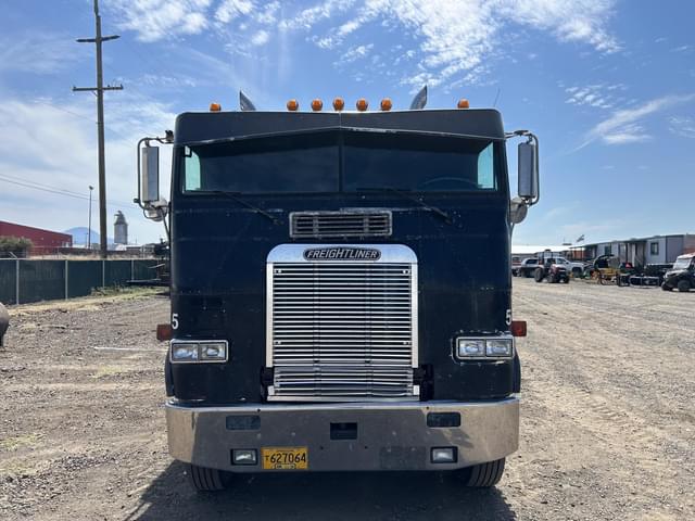 Image of Freightliner FLA63 equipment image 1