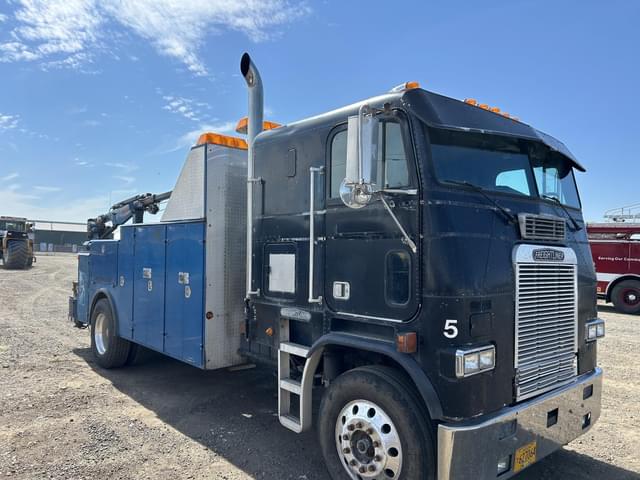 Image of Freightliner FLA63 equipment image 2