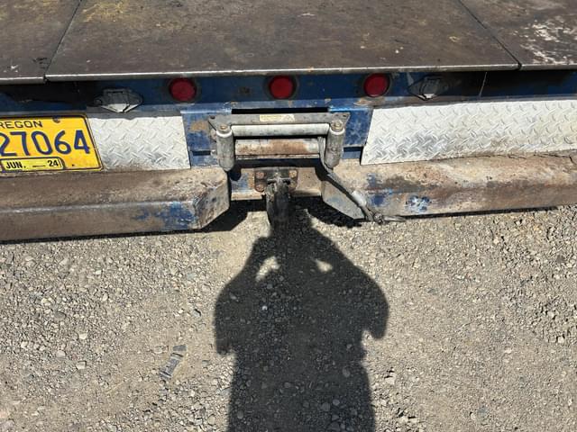 Image of Freightliner FLA63 equipment image 3