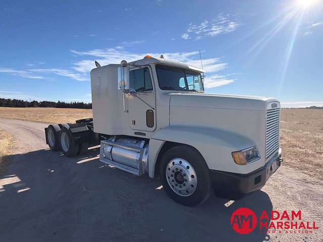 Image of Freightliner FLD120 equipment image 1