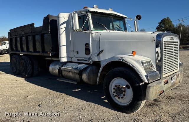 Image of Freightliner FLD equipment image 2