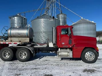 Main image Freightliner FLD