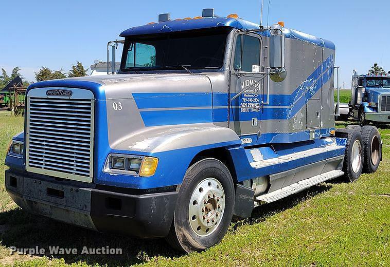Image of Freightliner FLD Primary image