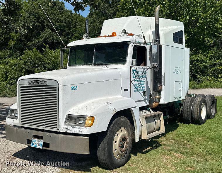 Image of Freightliner FLD Primary image