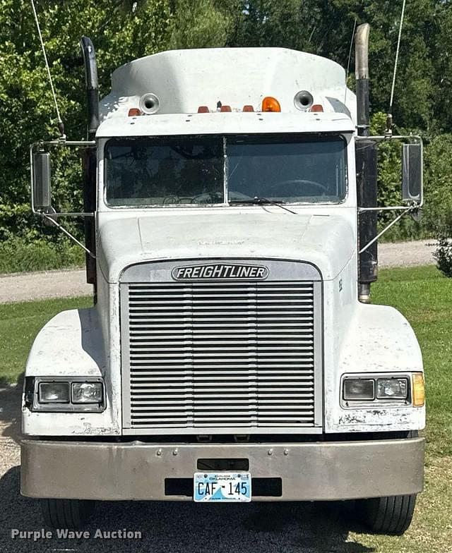 Image of Freightliner FLD equipment image 1