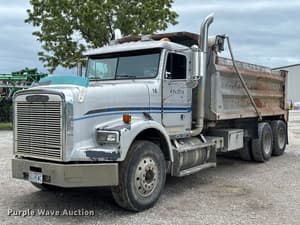 1993 Freightliner FLD120 Image