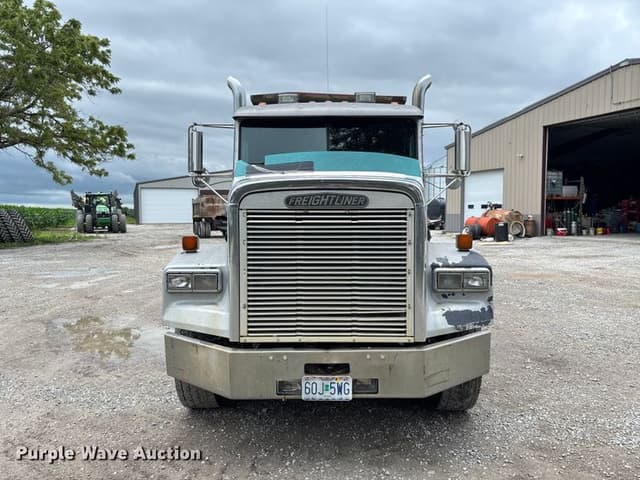 Image of Freightliner FLD120 equipment image 1