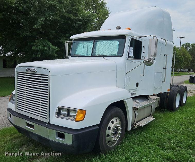 Main image Freightliner FLD120