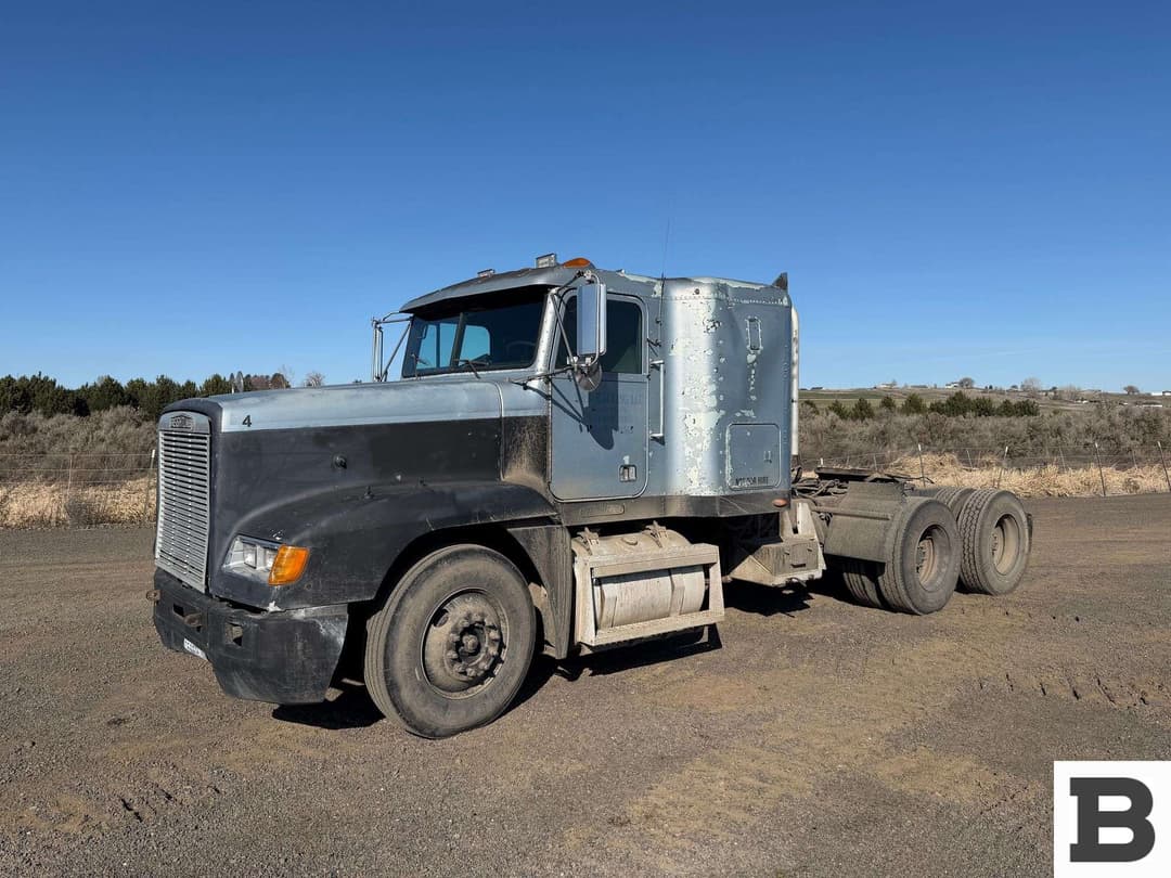 Image of Freightliner FLD120 Primary image