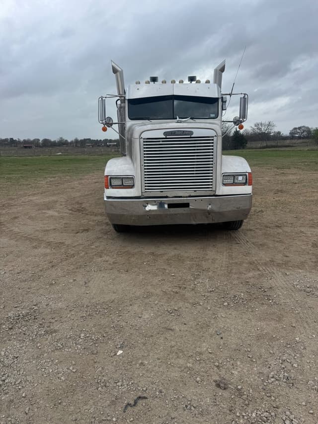 Image of Freightliner FLD120 equipment image 1