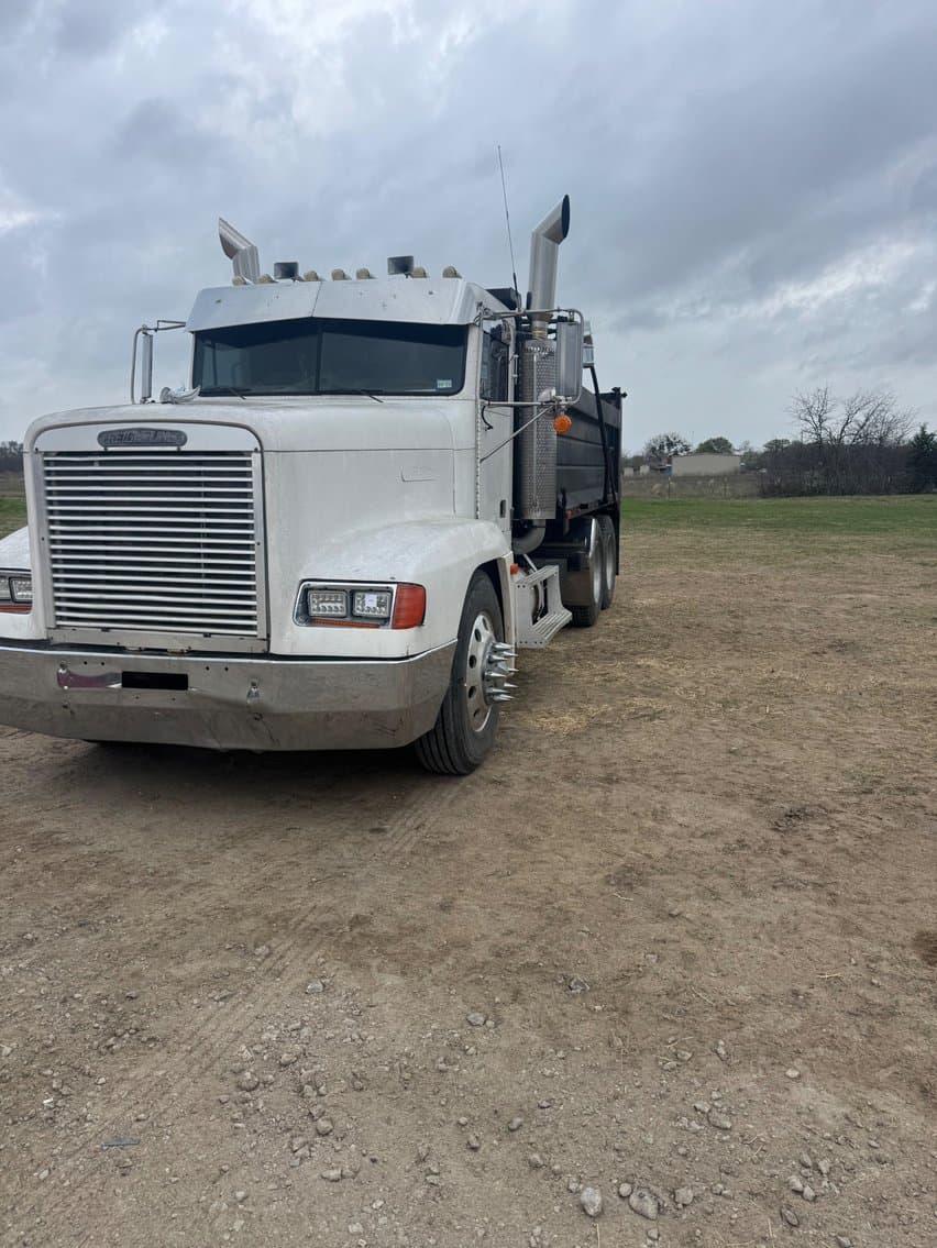 Image of Freightliner FLD120 Primary image