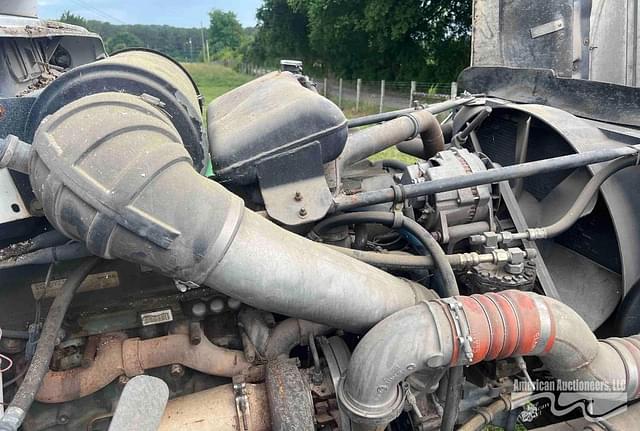 Image of Freightliner FLD120 equipment image 1
