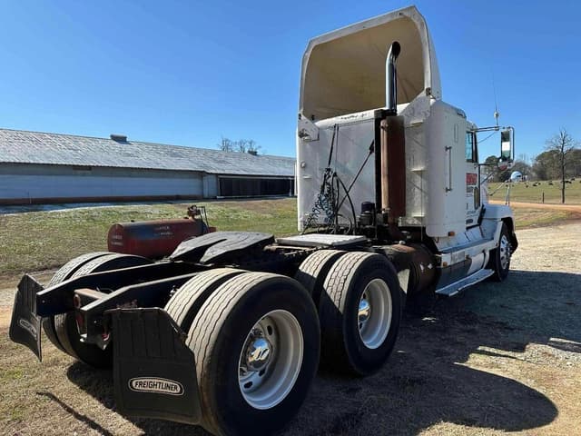 Image of Freightliner FLD120 equipment image 4