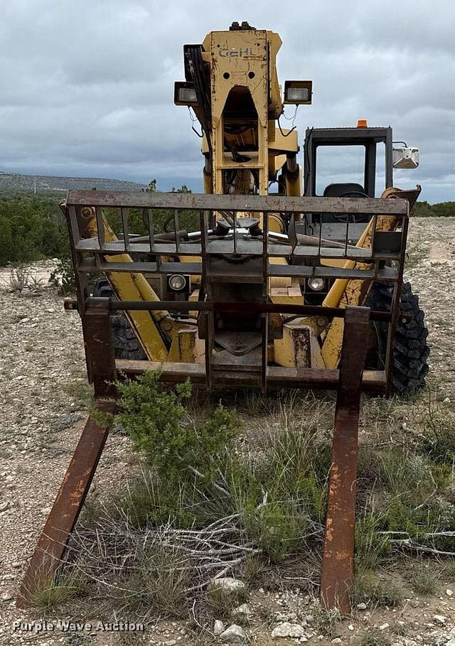 Image of Gehl 1083 equipment image 1