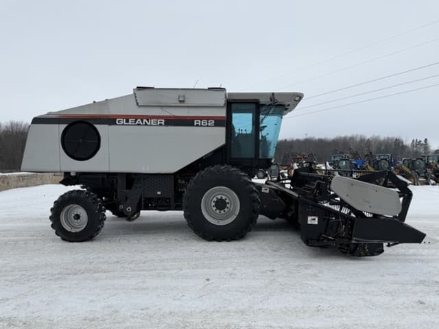 Image of Gleaner R62 equipment image 3