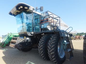 Main image Gleaner R72