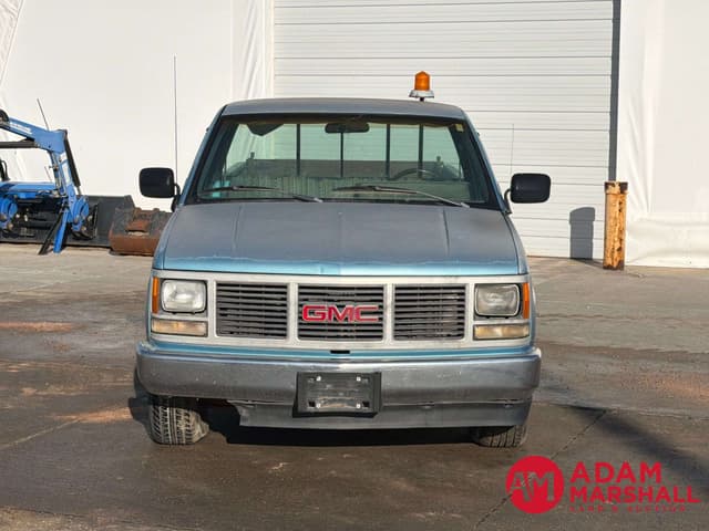 Image of GMC Sierra 1500 equipment image 2