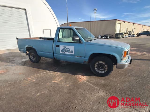 Image of GMC Sierra 1500 equipment image 1