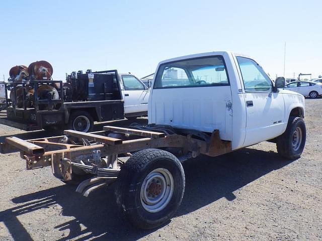 Image of GMC 2500 equipment image 2