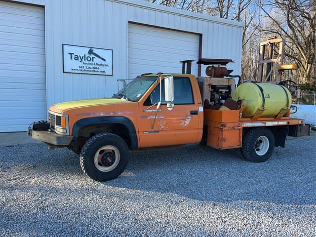 Image of GMC 3500 equipment image 1