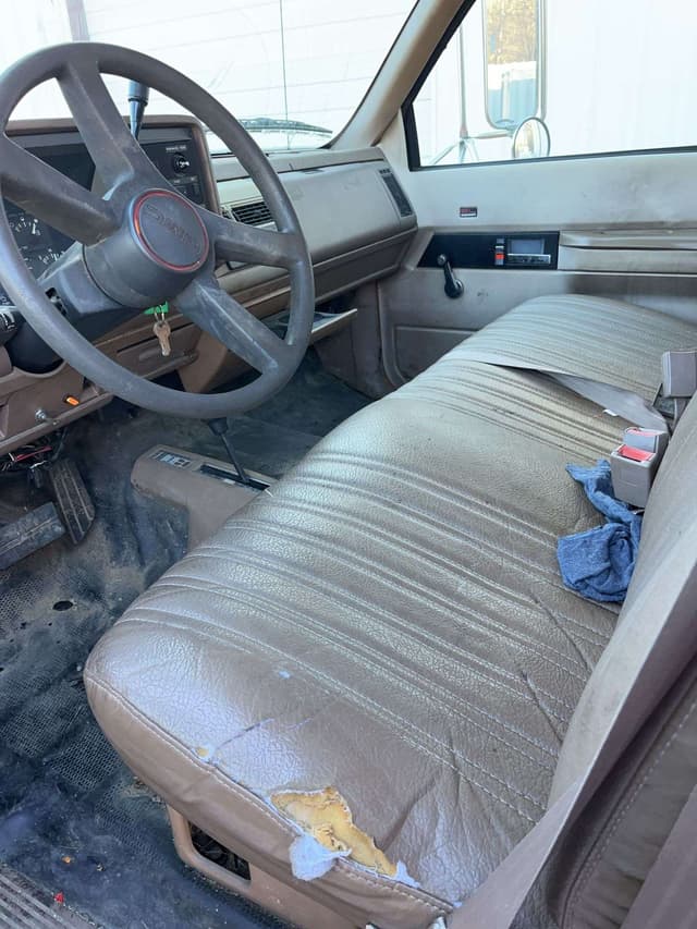 Image of GMC 3500 equipment image 4