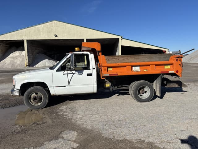 Image of GMC 3500HD equipment image 1