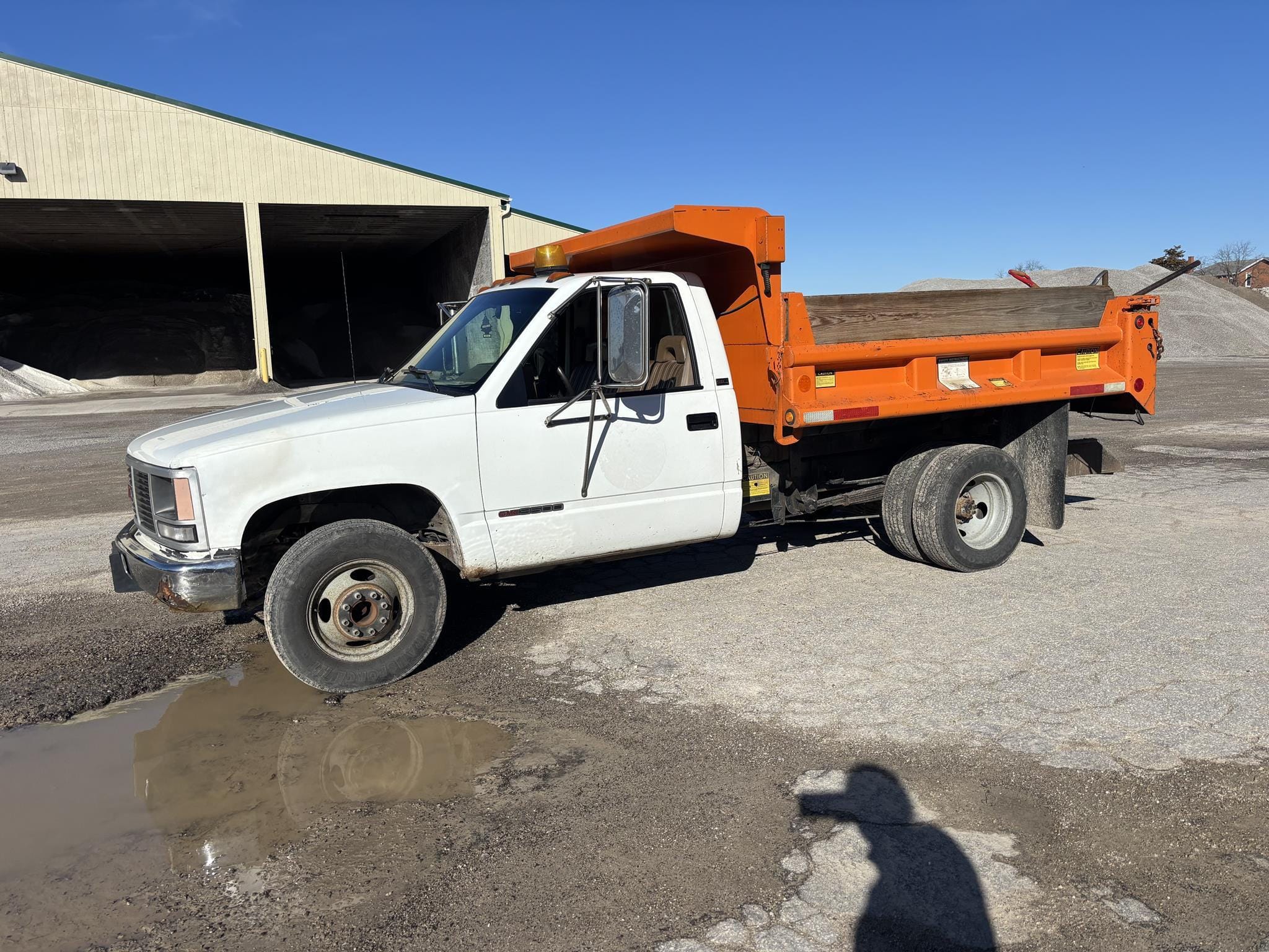 1993 GMC 3500HD Equipment Image0