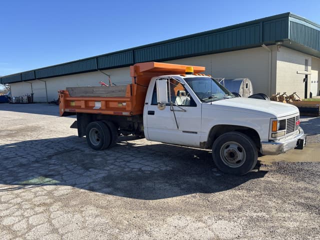 Image of GMC 3500HD equipment image 2