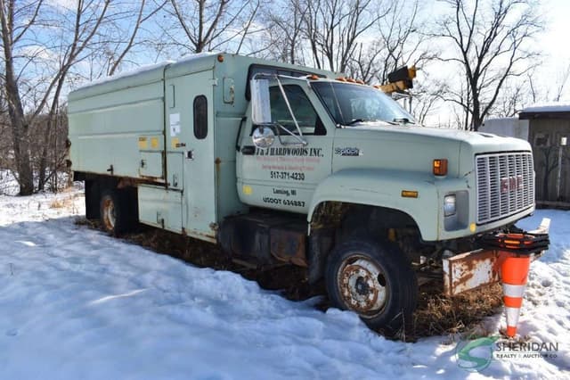 Image of GMC C6000 equipment image 2
