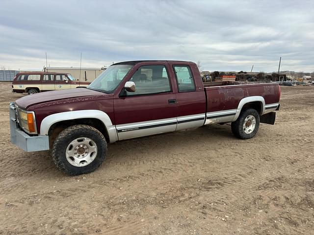 Image of GMC K2500 equipment image 1