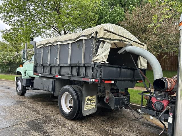Image of GMC TopKick C6500 equipment image 3