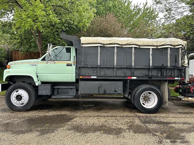 Image of GMC TopKick C6500 equipment image 2