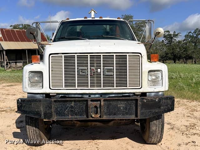 Image of GMC Topkick equipment image 1