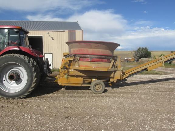 Image of Haybuster H1000 equipment image 1