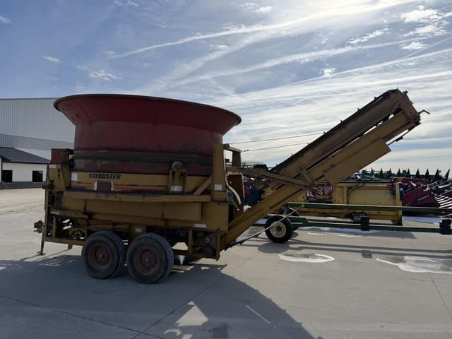 Image of Haybuster H-1100 equipment image 3