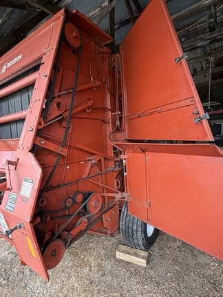 Image of Hesston 565A equipment image 3